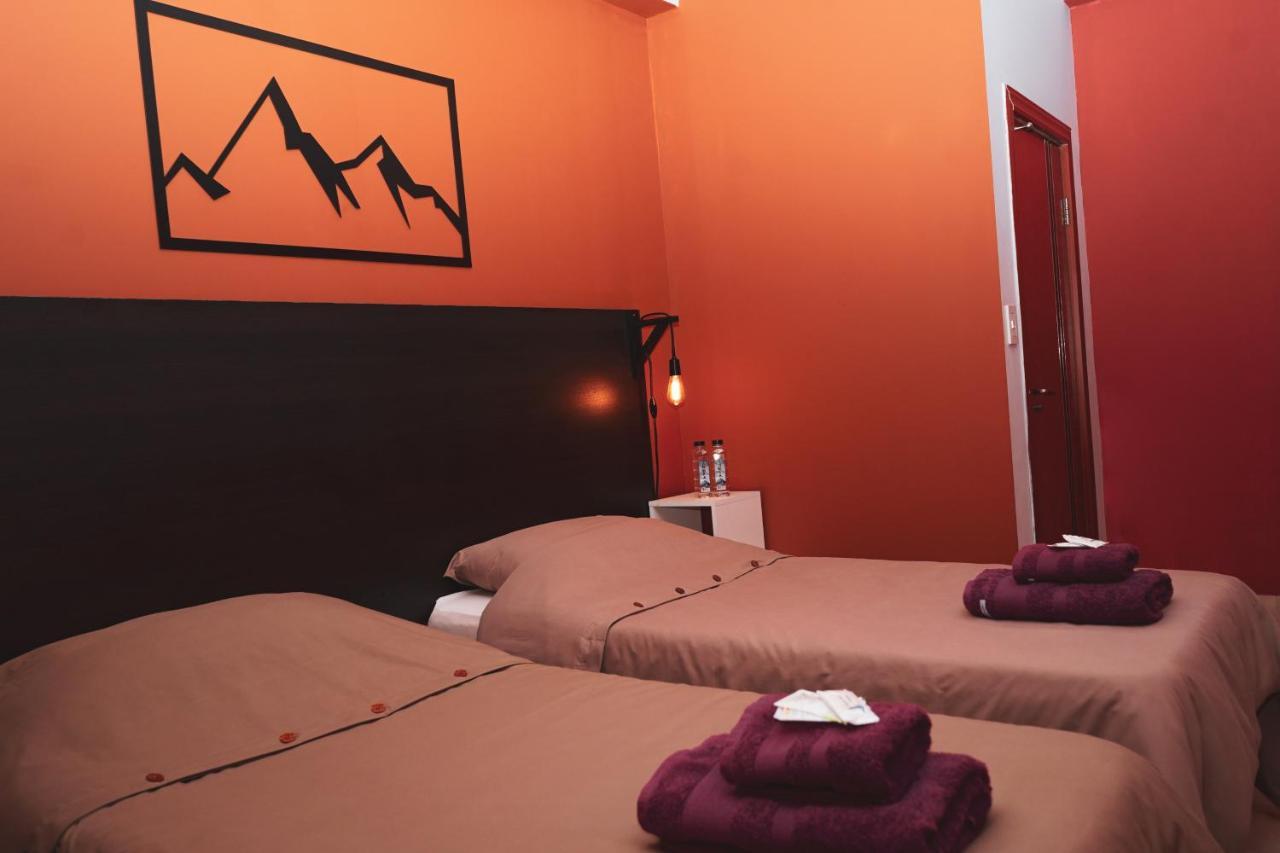 Oshovia Hostel Ushuaia Exterior photo